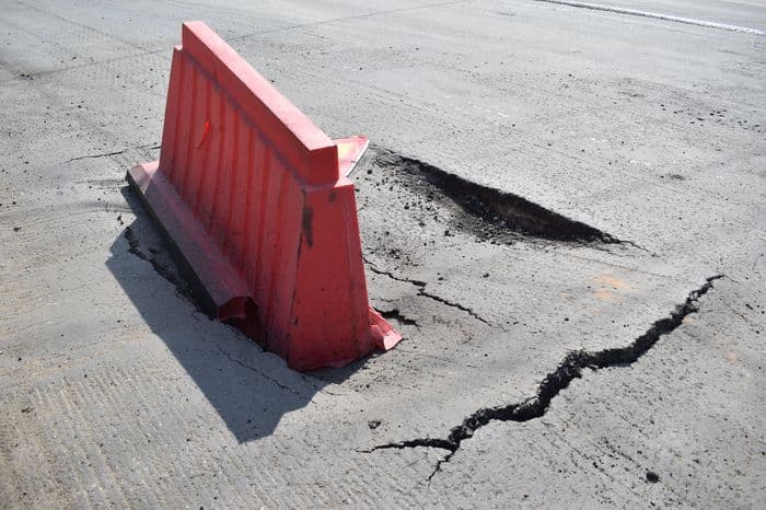 Багир Шарифов: дороги Кирова спасет только молитва