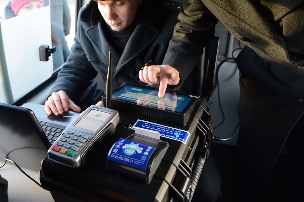 ДПСники и судебные приставы начали отлавливать должников с помощью треног