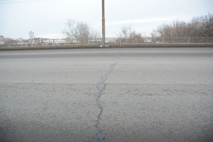 В кировской администрации прокомментировали трещину на путепроводе