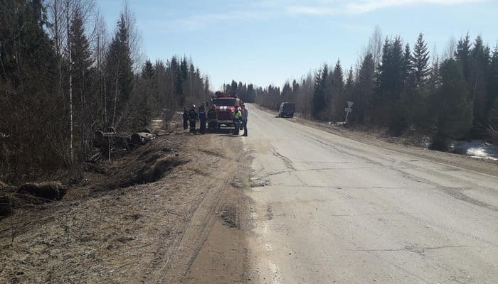 Автоледи на «Шевроле» не справилась с управлением и улетела в кювет