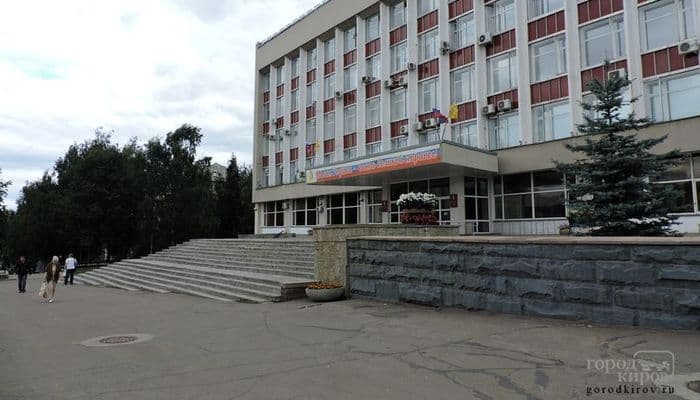 В администрации Кирова пройдут общественные обсуждения ремонта дорог