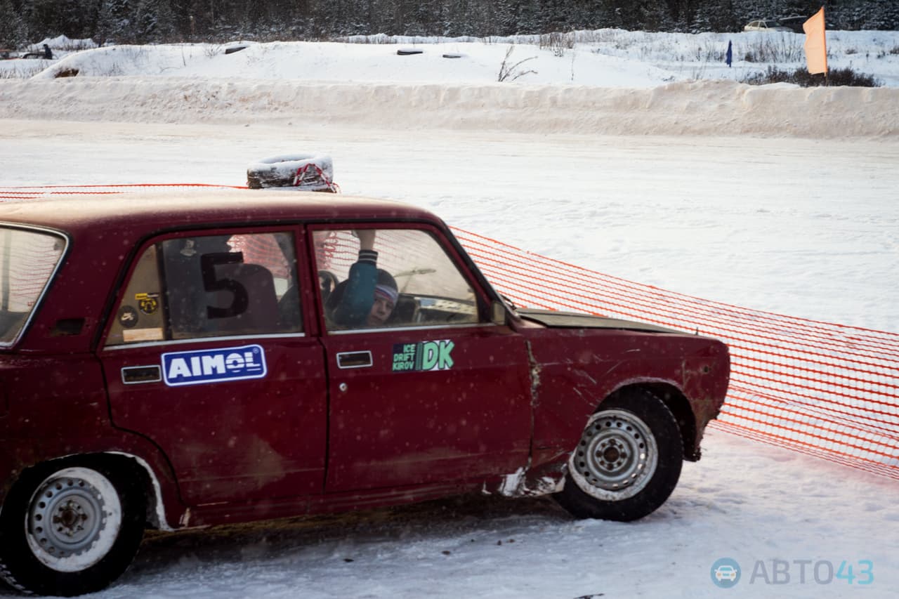 Соревнования по дрифту в Кирове: у «классики» был последний шанс