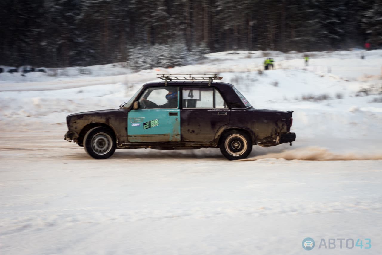 Соревнования по дрифту в Кирове: у «классики» был последний шанс
