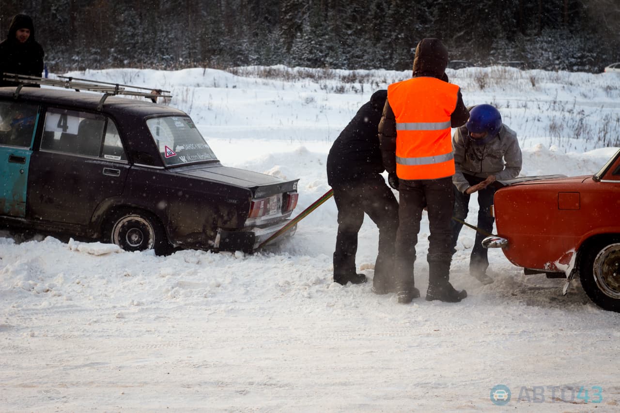 Соревнования по дрифту в Кирове: у «классики» был последний шанс