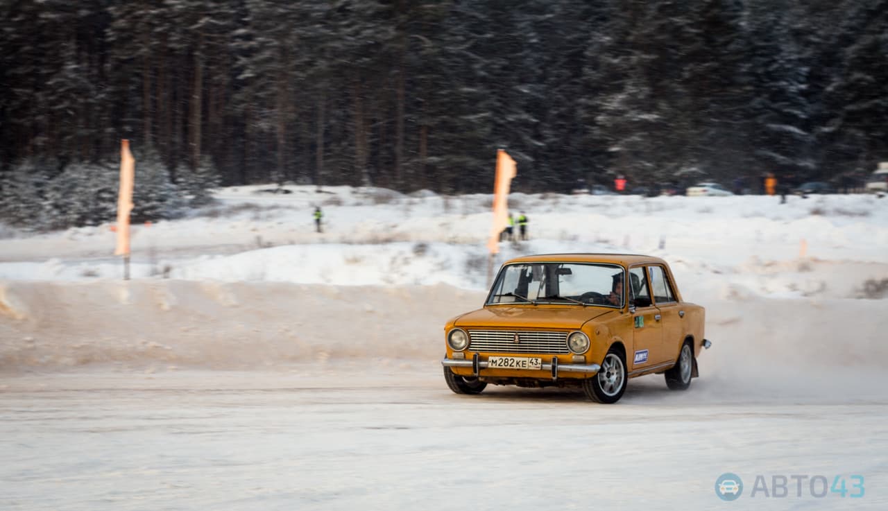Соревнования по дрифту в Кирове: у «классики» был последний шанс