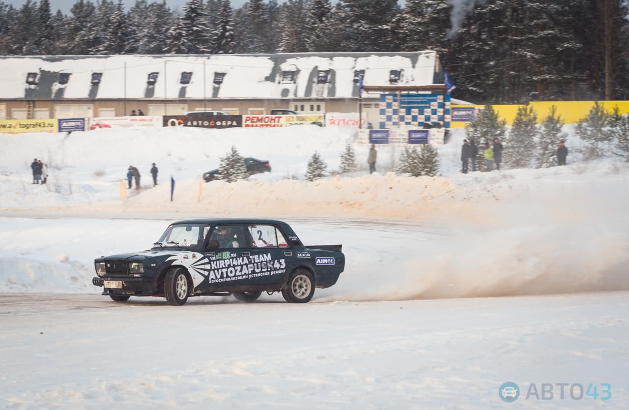 Соревнования по дрифту в Кирове: у «классики» был последний шанс