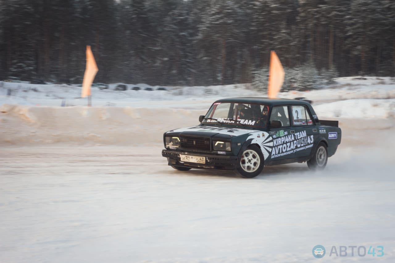 Соревнования по дрифту в Кирове: у «классики» был последний шанс