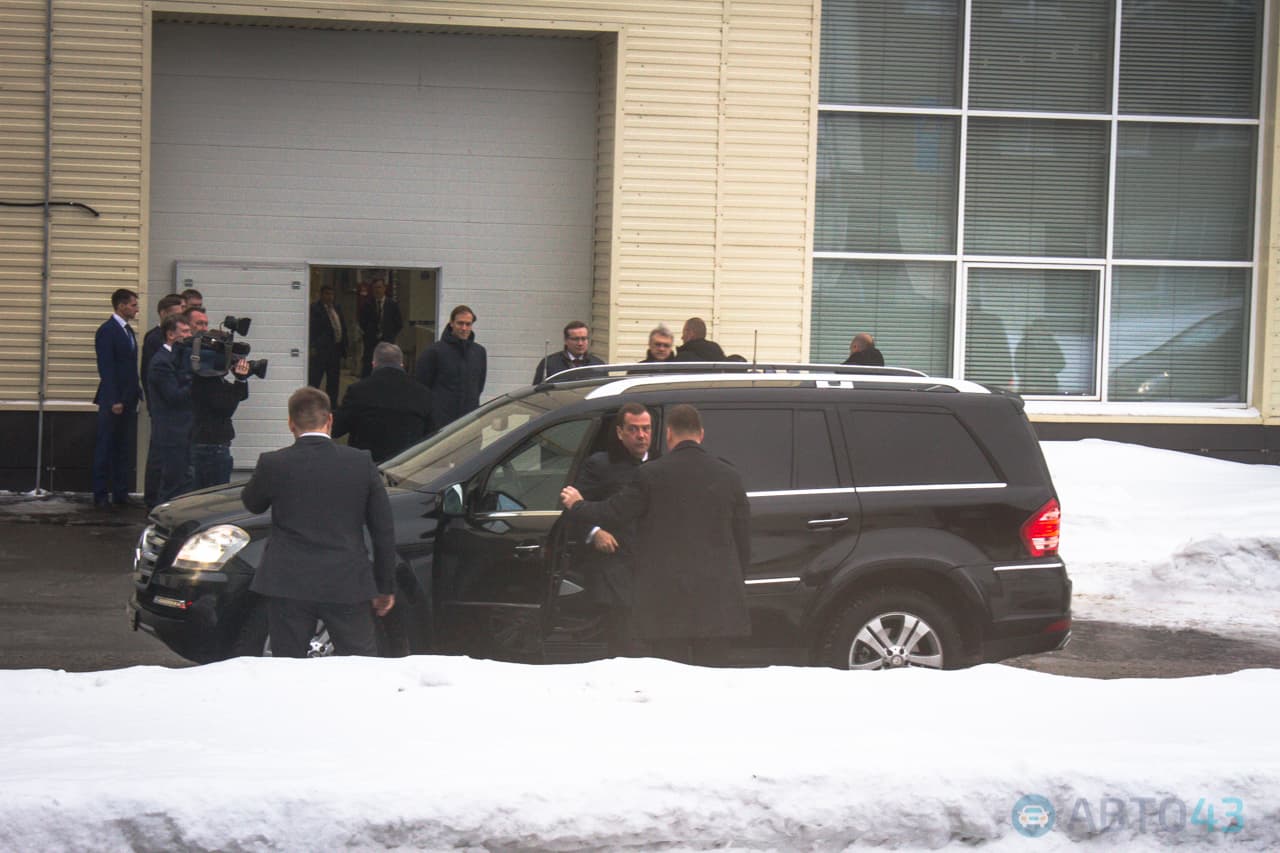 Премиум кортеж. На чем в Киров приехали делегаты?