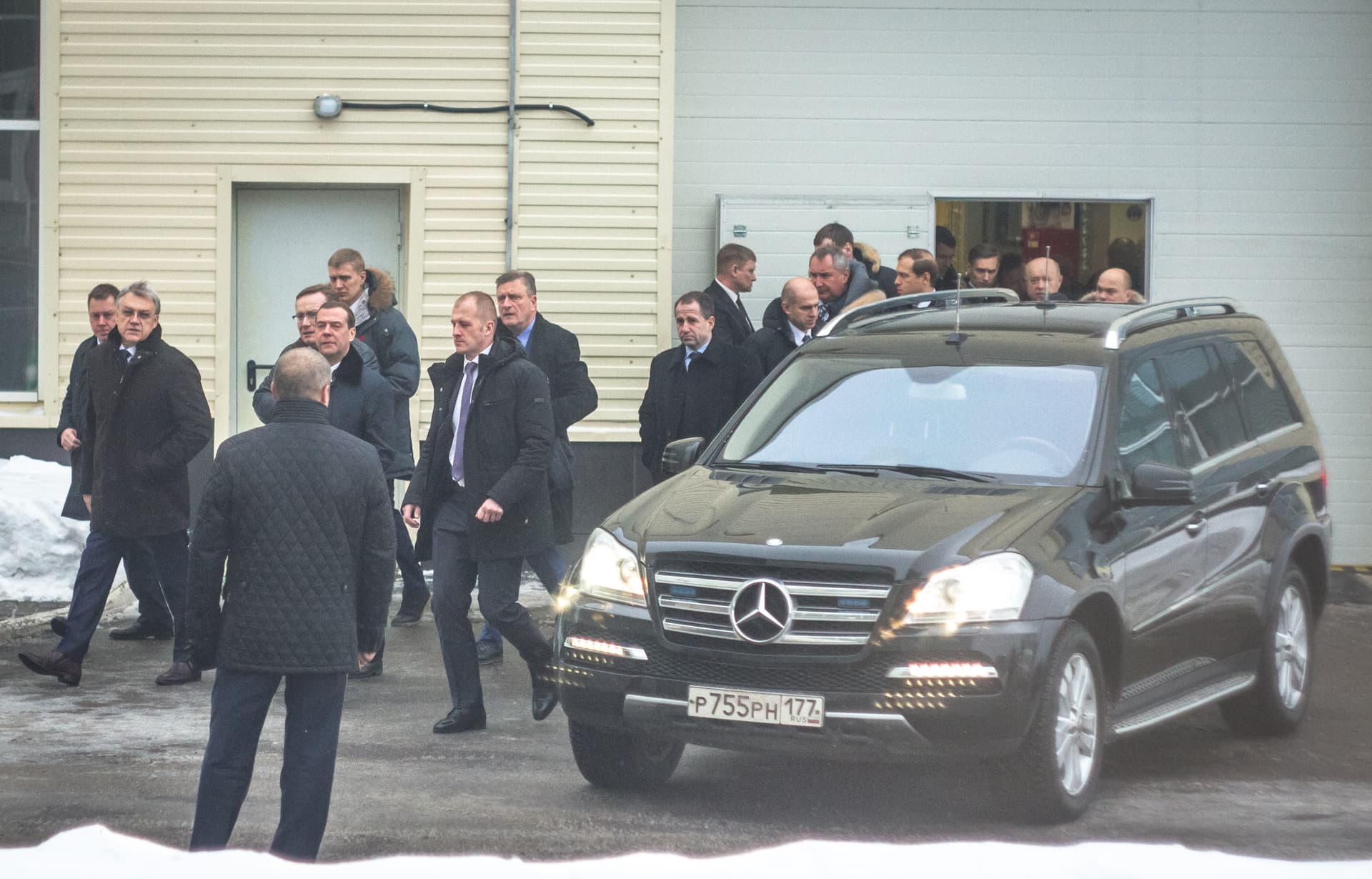 Премиум кортеж. На чем в Киров приехали делегаты?