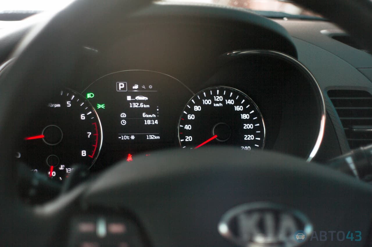 Тест-драйв Kia Cerato 2017: когда подтяжка лица оправдана