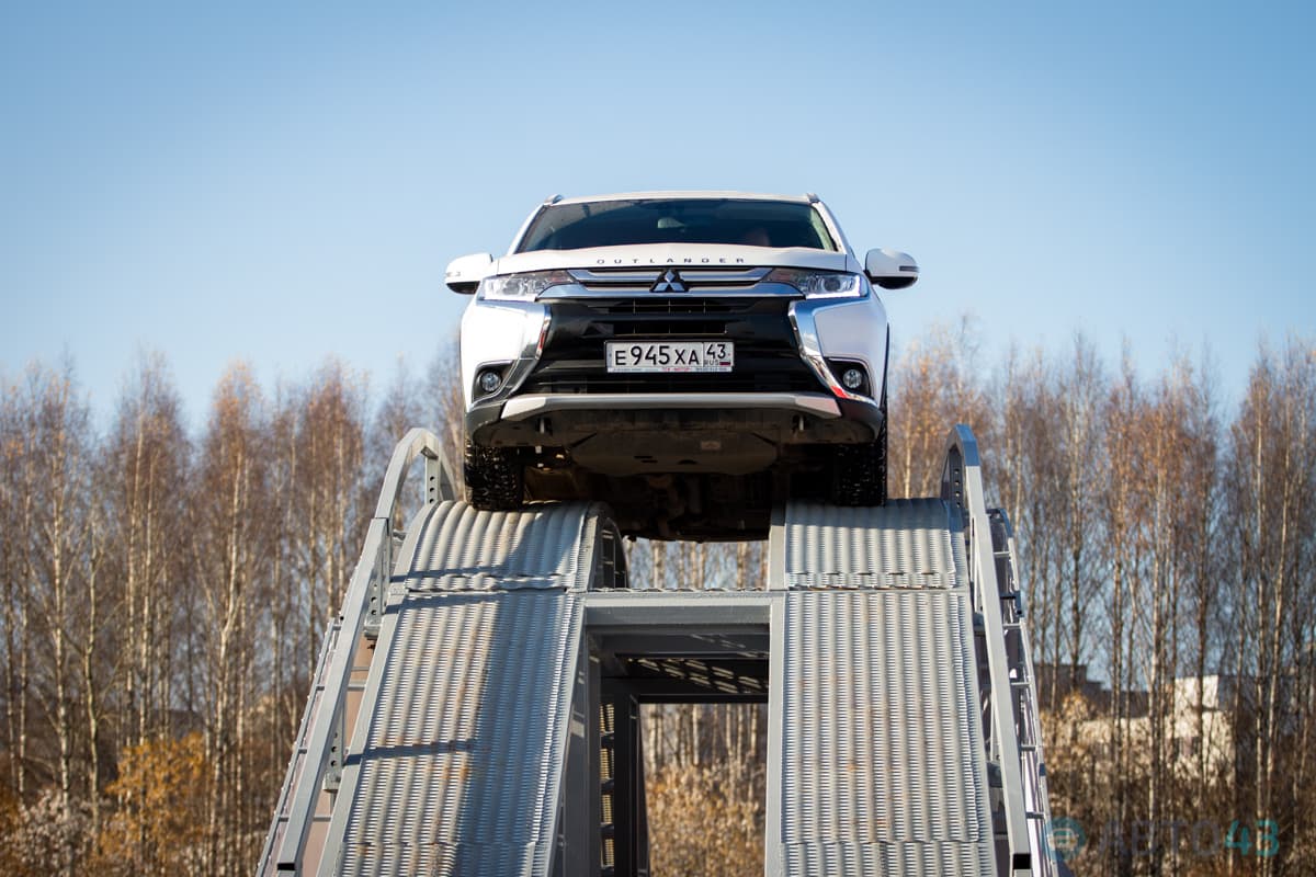 Мороз и солнце. Автосалон «Мотор» отметил 25-летие