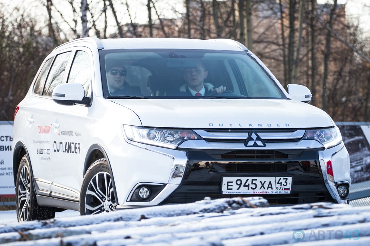 Мороз и солнце. Автосалон «Мотор» отметил 25-летие