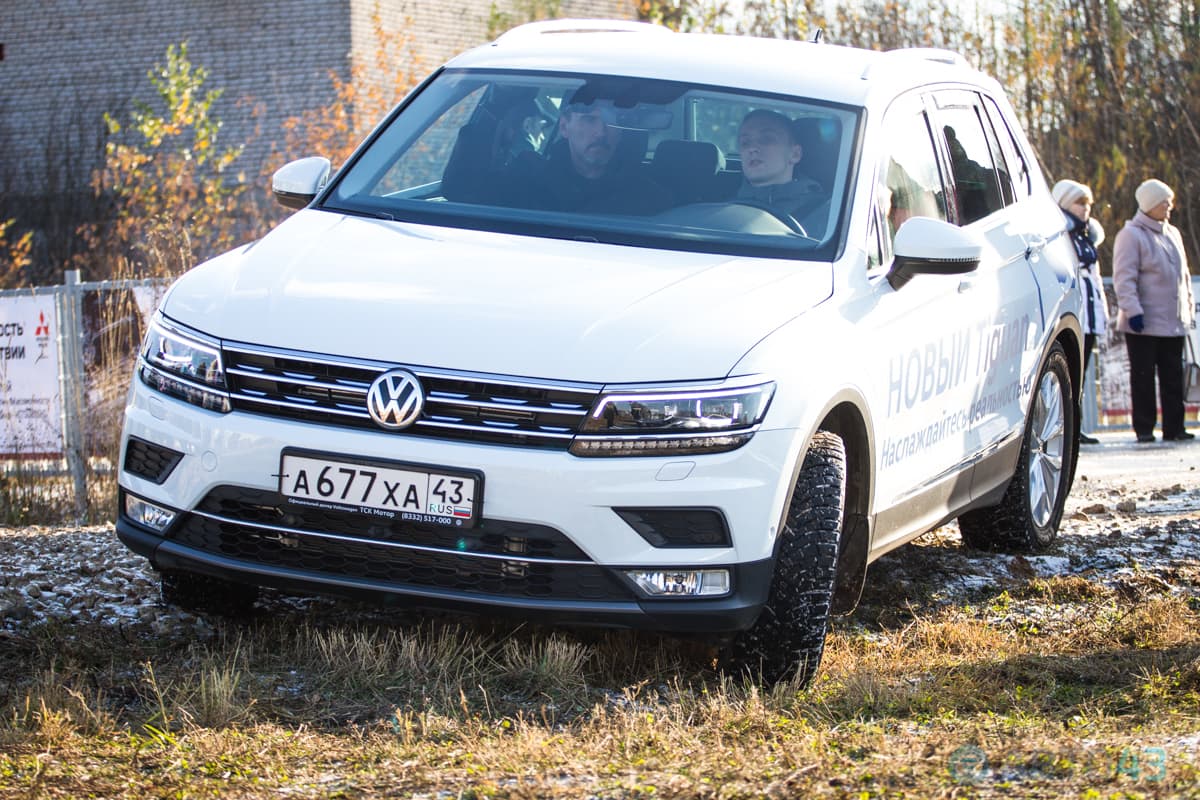 Мороз и солнце. Автосалон «Мотор» отметил 25-летие