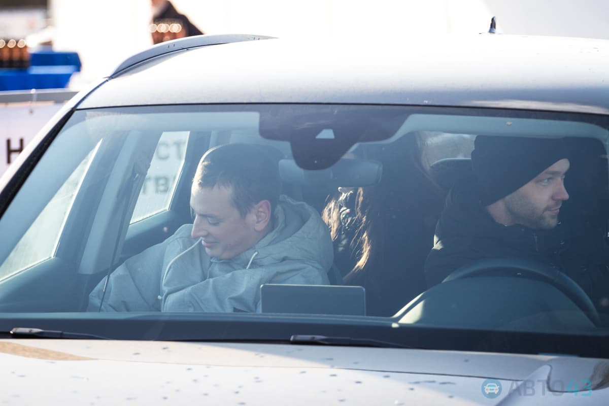 Мороз и солнце. Автосалон «Мотор» отметил 25-летие