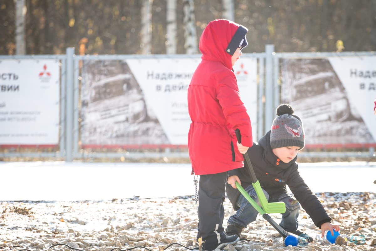 Мороз и солнце. Автосалон «Мотор» отметил 25-летие