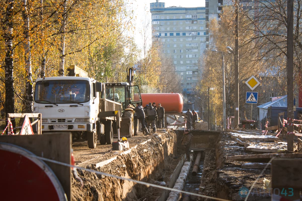 Новый асфальт на Горбуновой разрыли коммунальщики