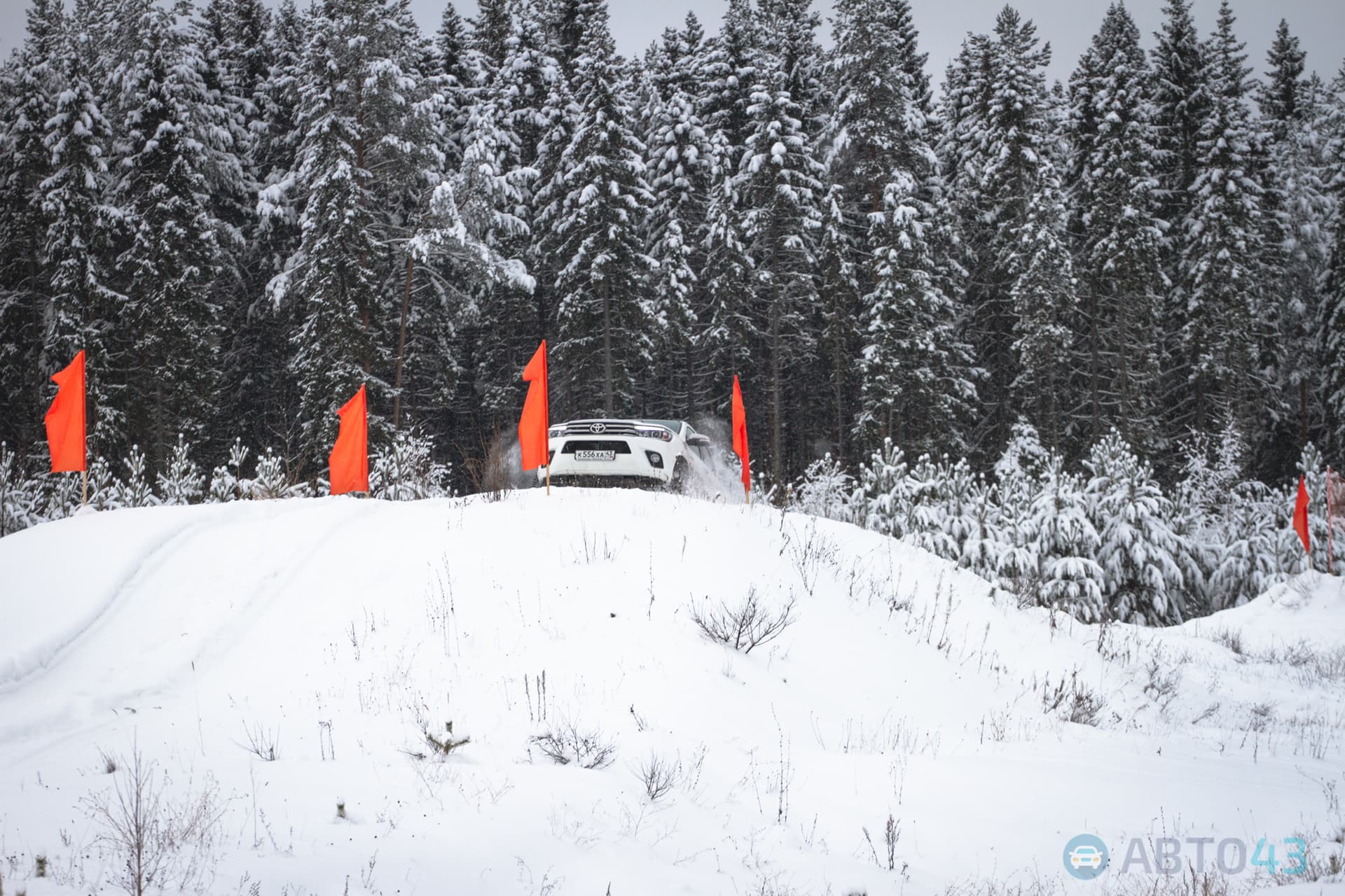 В горку с ходу! В Кирове прошел первый день Land Cruiser’s Land