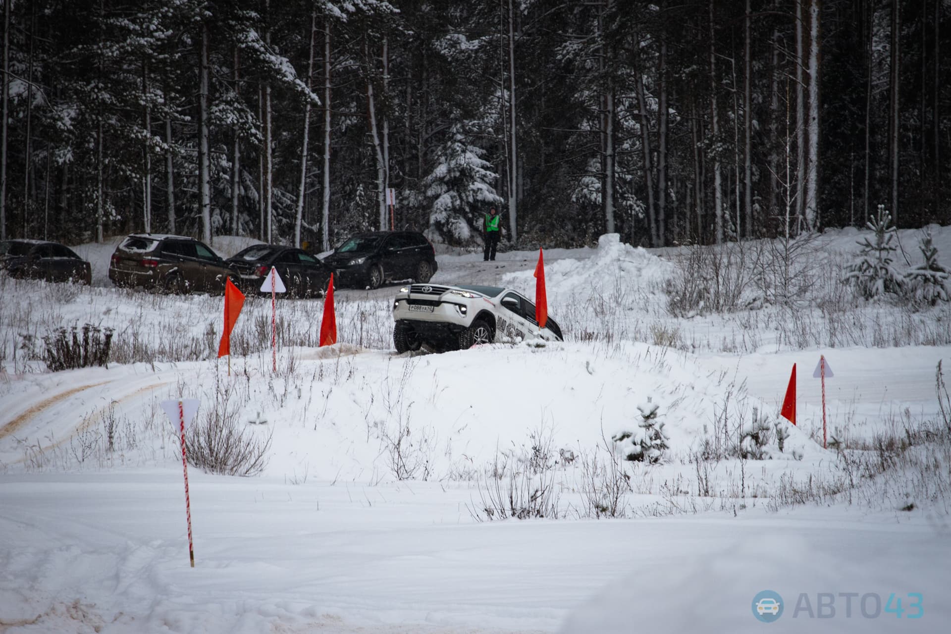 В горку с ходу! В Кирове прошел первый день Land Cruiser’s Land