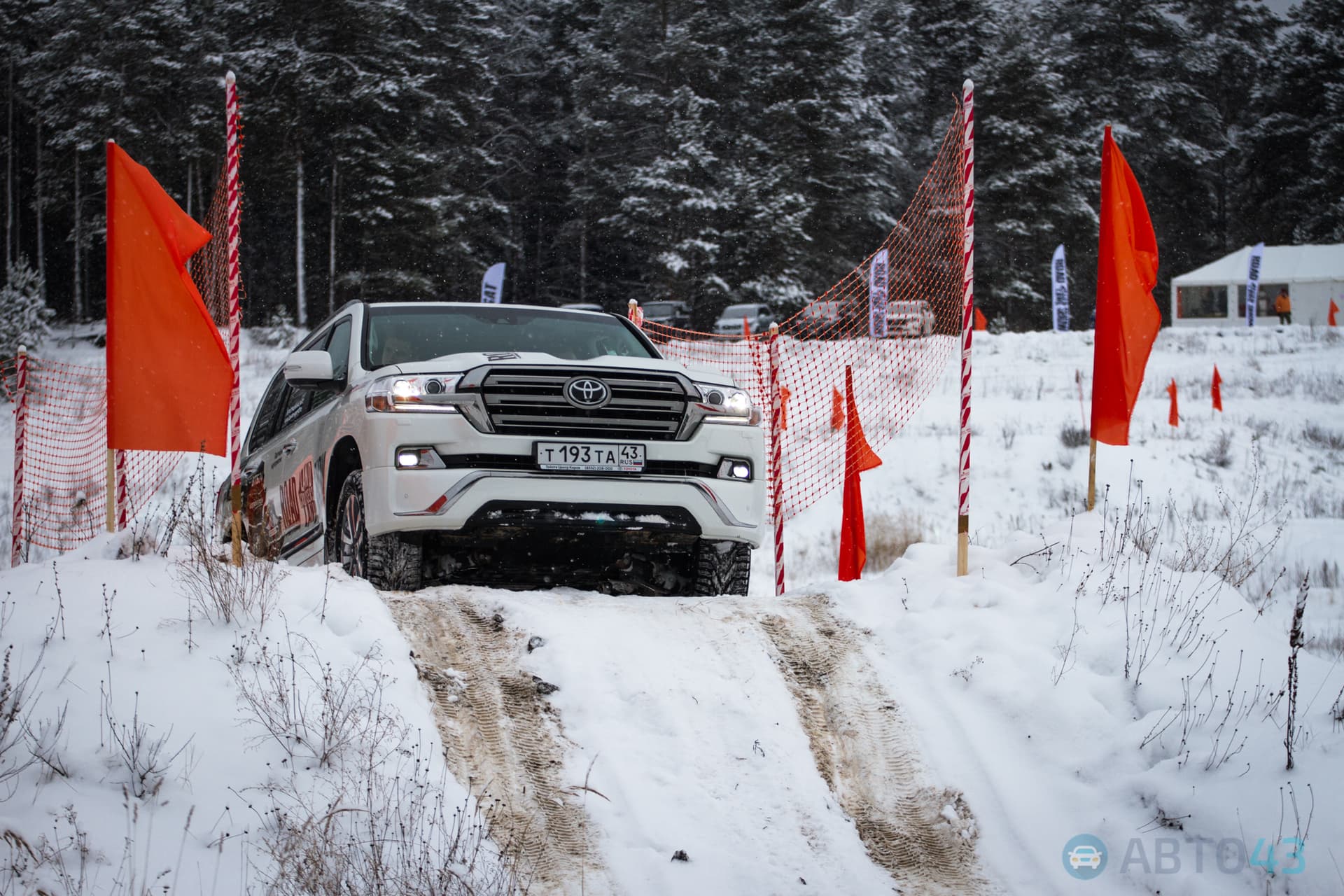 В горку с ходу! В Кирове прошел первый день Land Cruiser’s Land