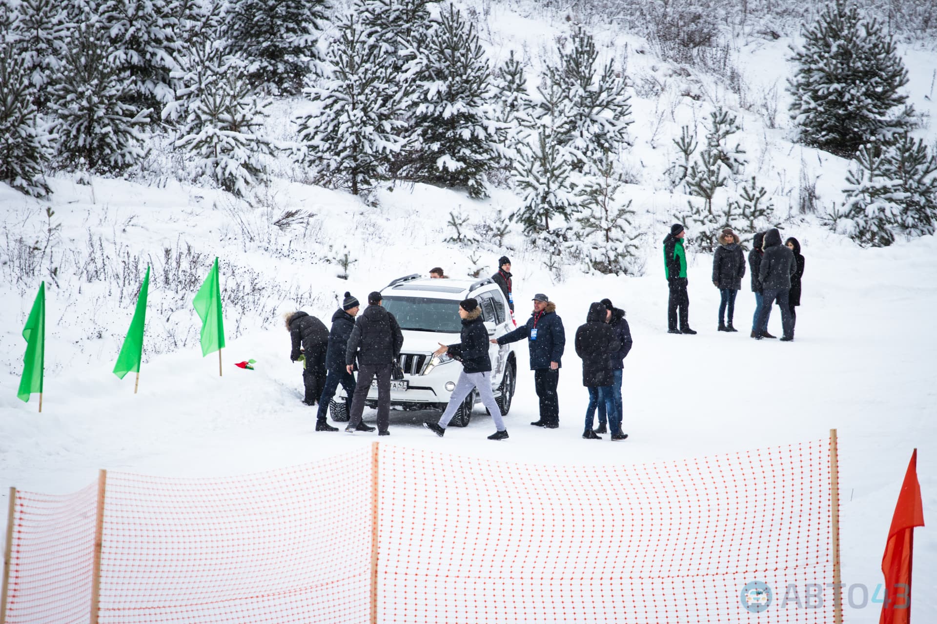 В горку с ходу! В Кирове прошел первый день Land Cruiser’s Land