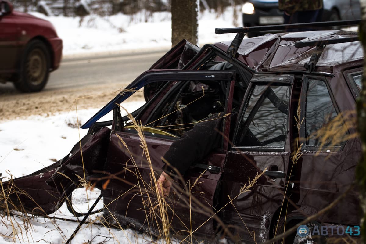 Заборы, пластик, знаки. Какими методами можно обезопасить дороги?
