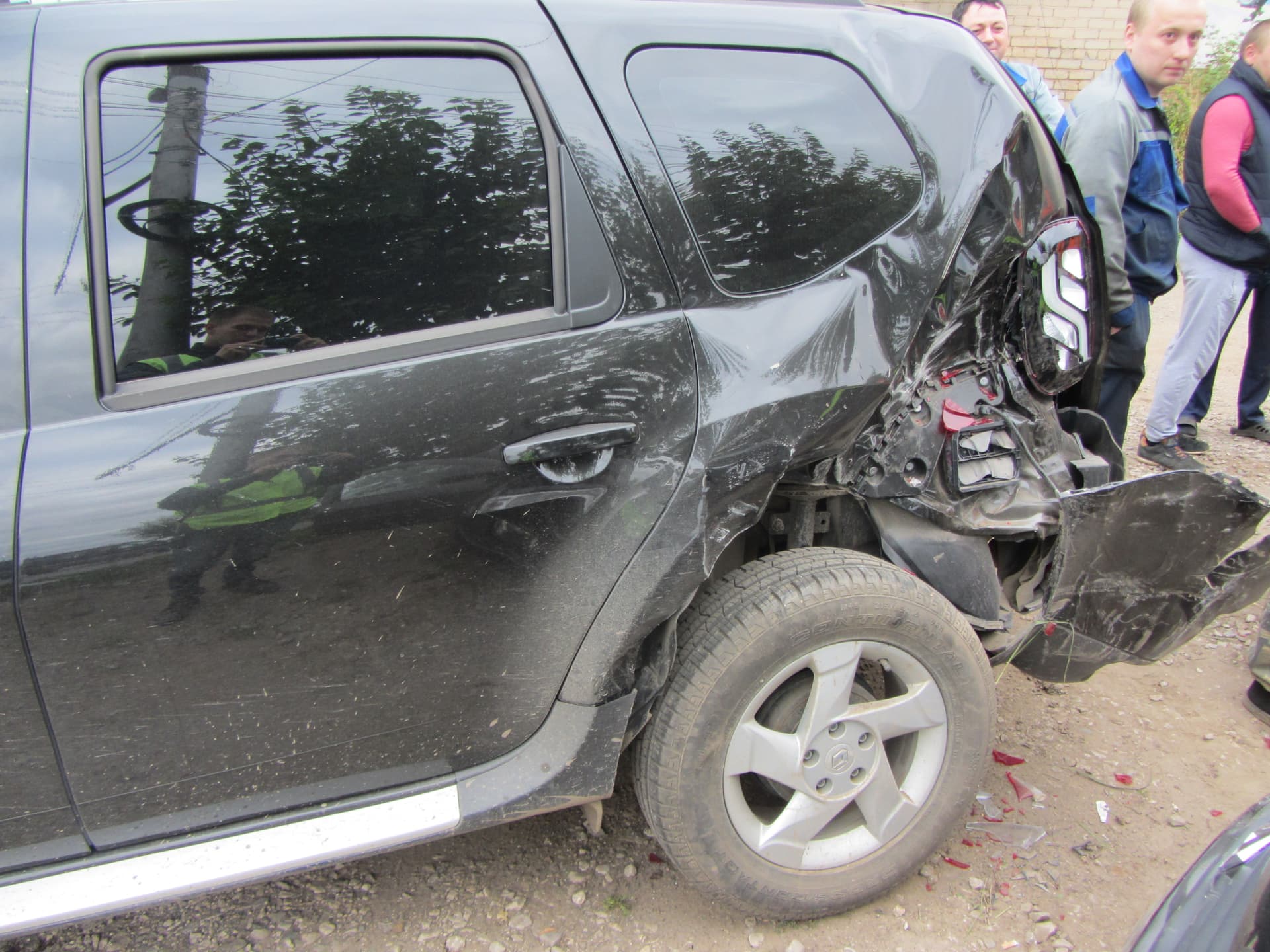 Хотел развернуться и повредил 5 машин - авария на Производственной