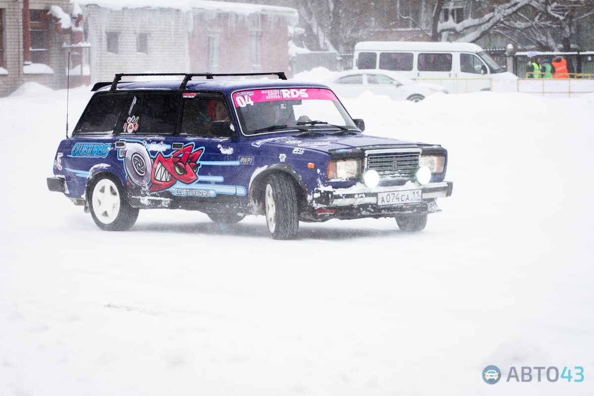 «Танцы на льду» - в Кирове прошел первый этап по зимнему дрифту