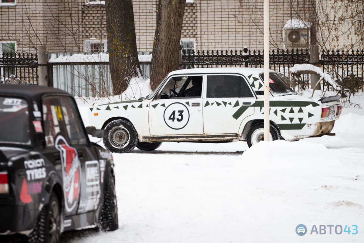 «Танцы на льду» - в Кирове прошел первый этап по зимнему дрифту