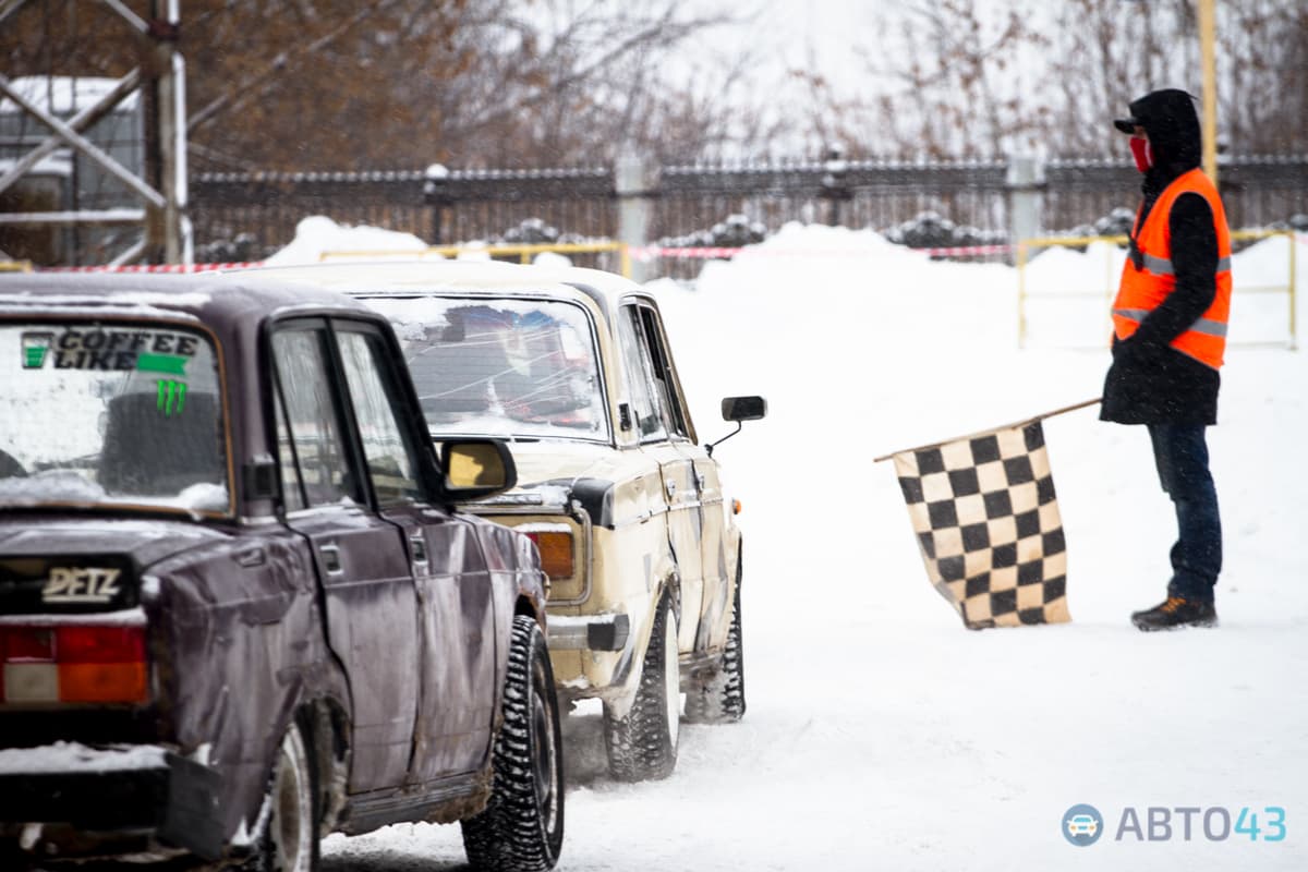 «Танцы на льду» - в Кирове прошел первый этап по зимнему дрифту