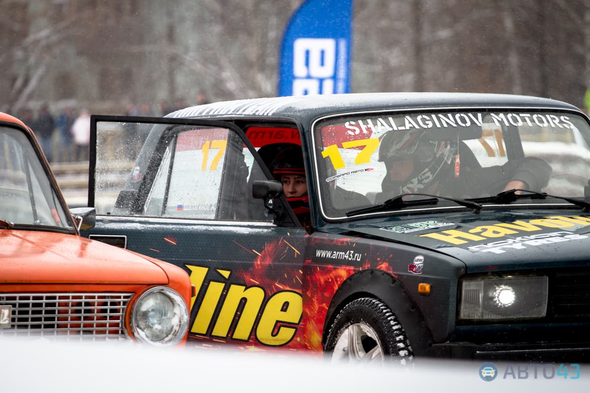 «Танцы на льду» - в Кирове прошел первый этап по зимнему дрифту