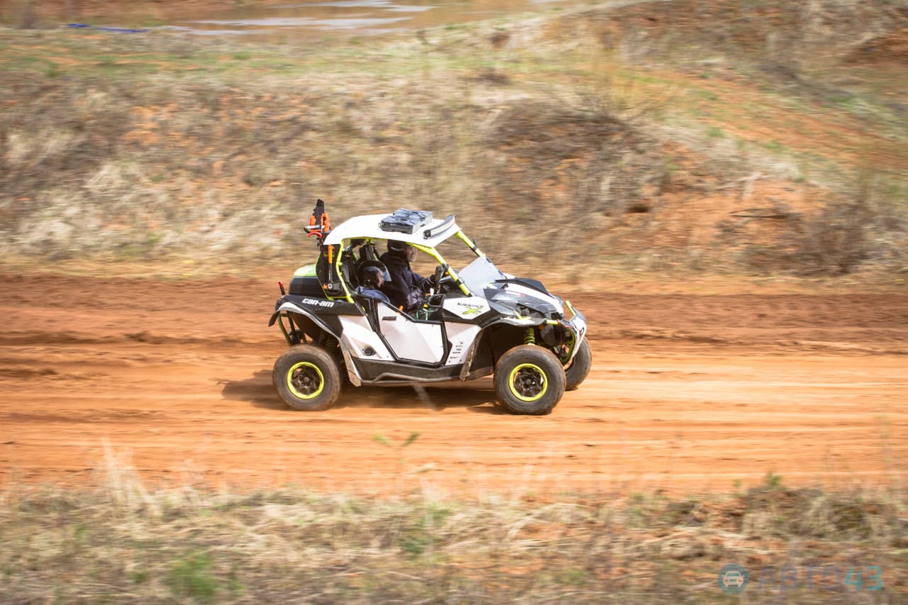 Лужи, грязь и ухабы. В Кирове прошли испытания Toyota