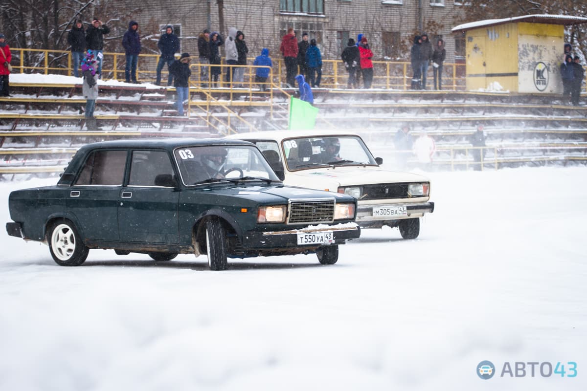 «Танцы на льду» - в Кирове прошел первый этап по зимнему дрифту