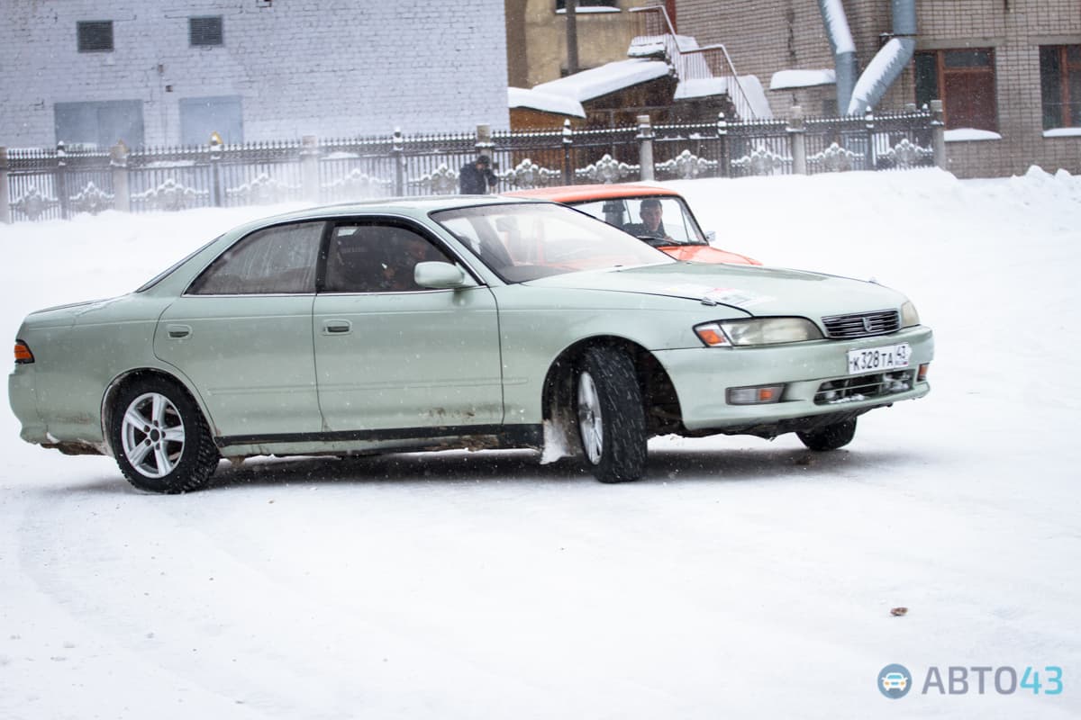 «Танцы на льду» - в Кирове прошел первый этап по зимнему дрифту