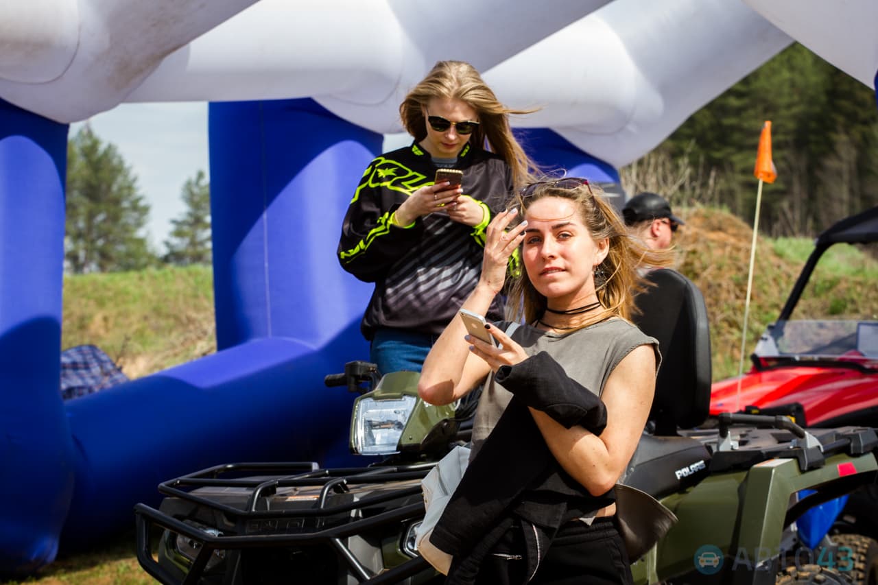 Лужи, грязь и ухабы. В Кирове прошли испытания Toyota