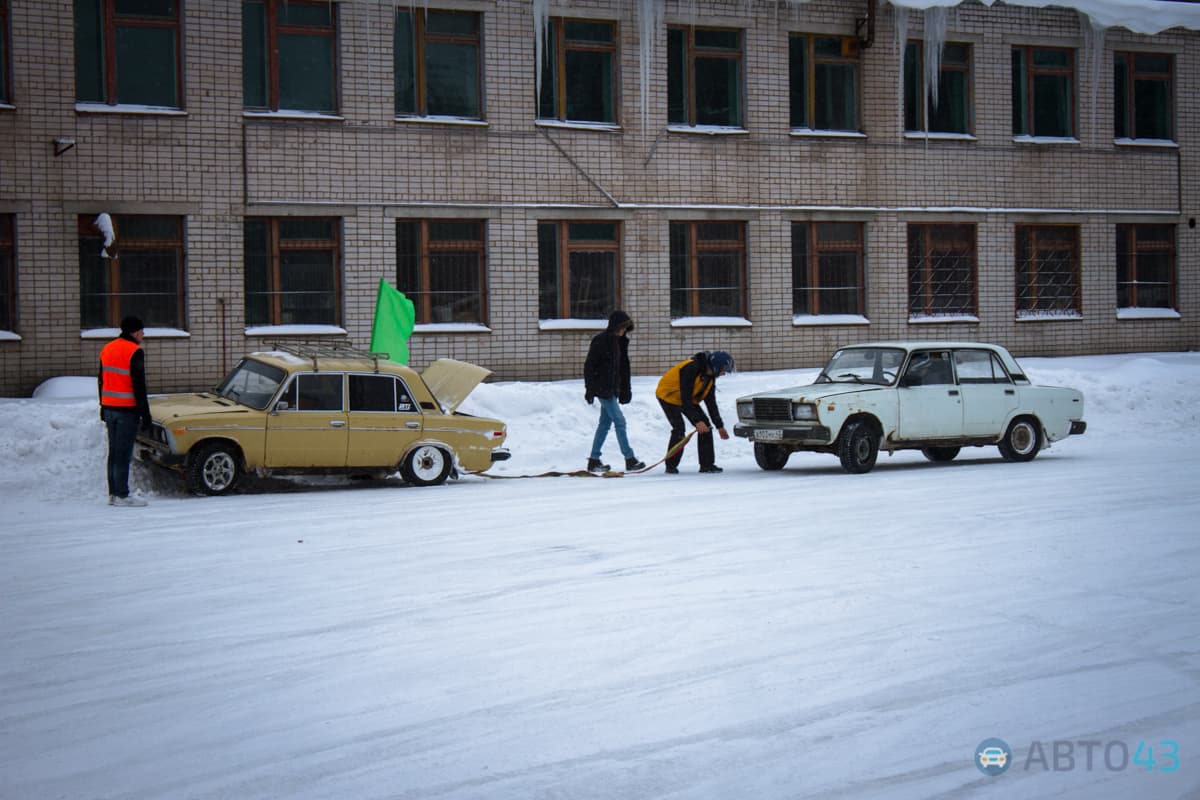 «Танцы на льду» - в Кирове прошел первый этап по зимнему дрифту