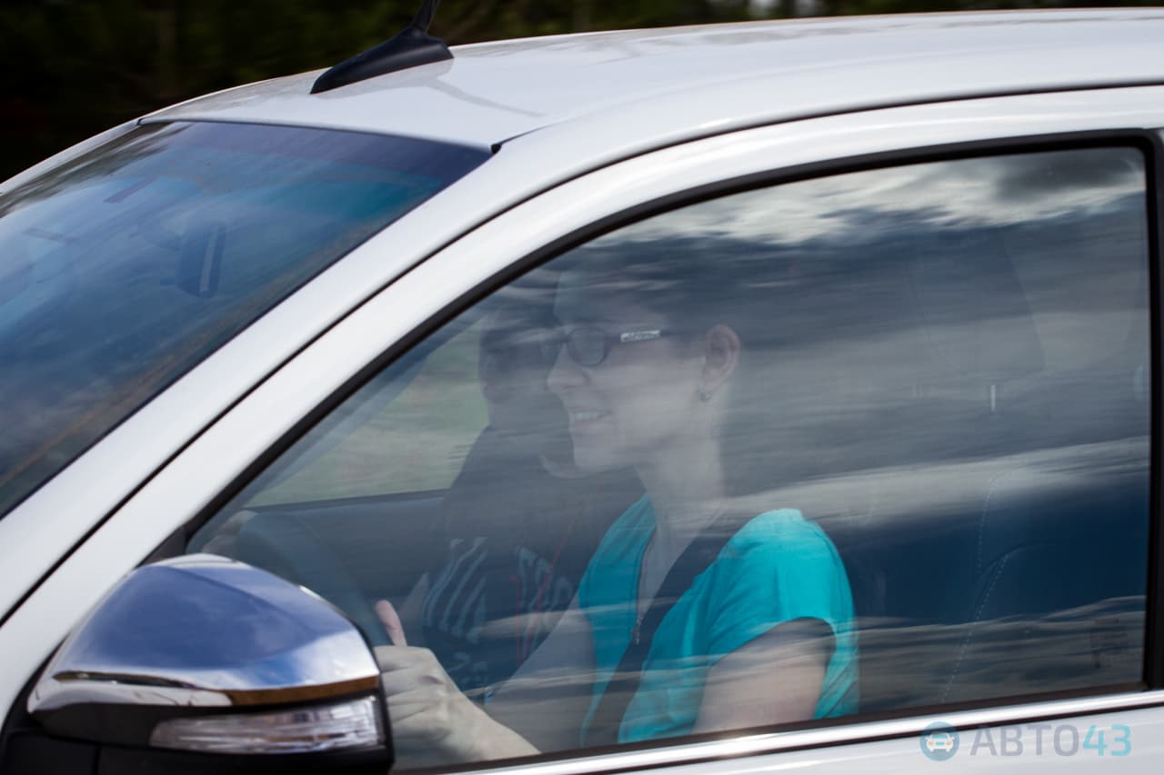 Лужи, грязь и ухабы. В Кирове прошли испытания Toyota