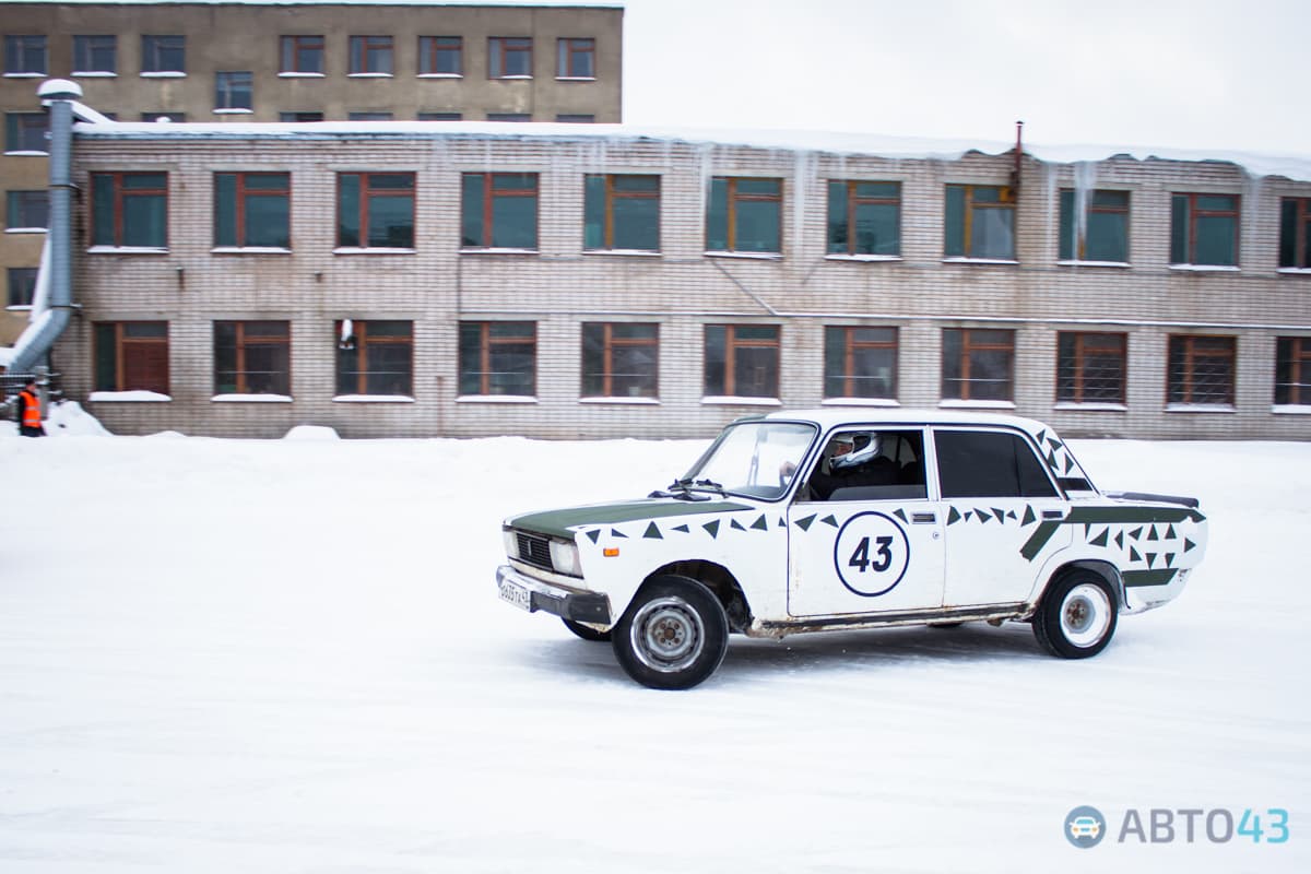 «Танцы на льду» - в Кирове прошел первый этап по зимнему дрифту