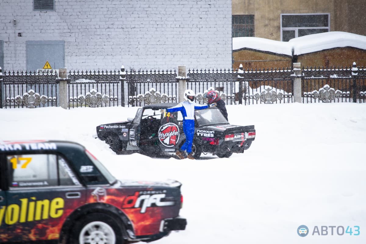 «Танцы на льду» - в Кирове прошел первый этап по зимнему дрифту