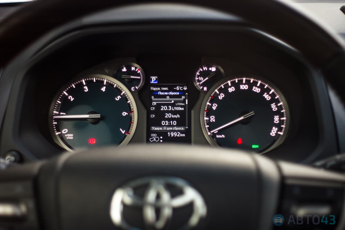 Тест-драйв Toyota Prado: ламповая атмосфера в 21 веке