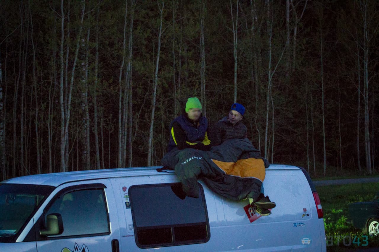 Дрэг-рейсеры открыли сезон ночных гонок в Кирове