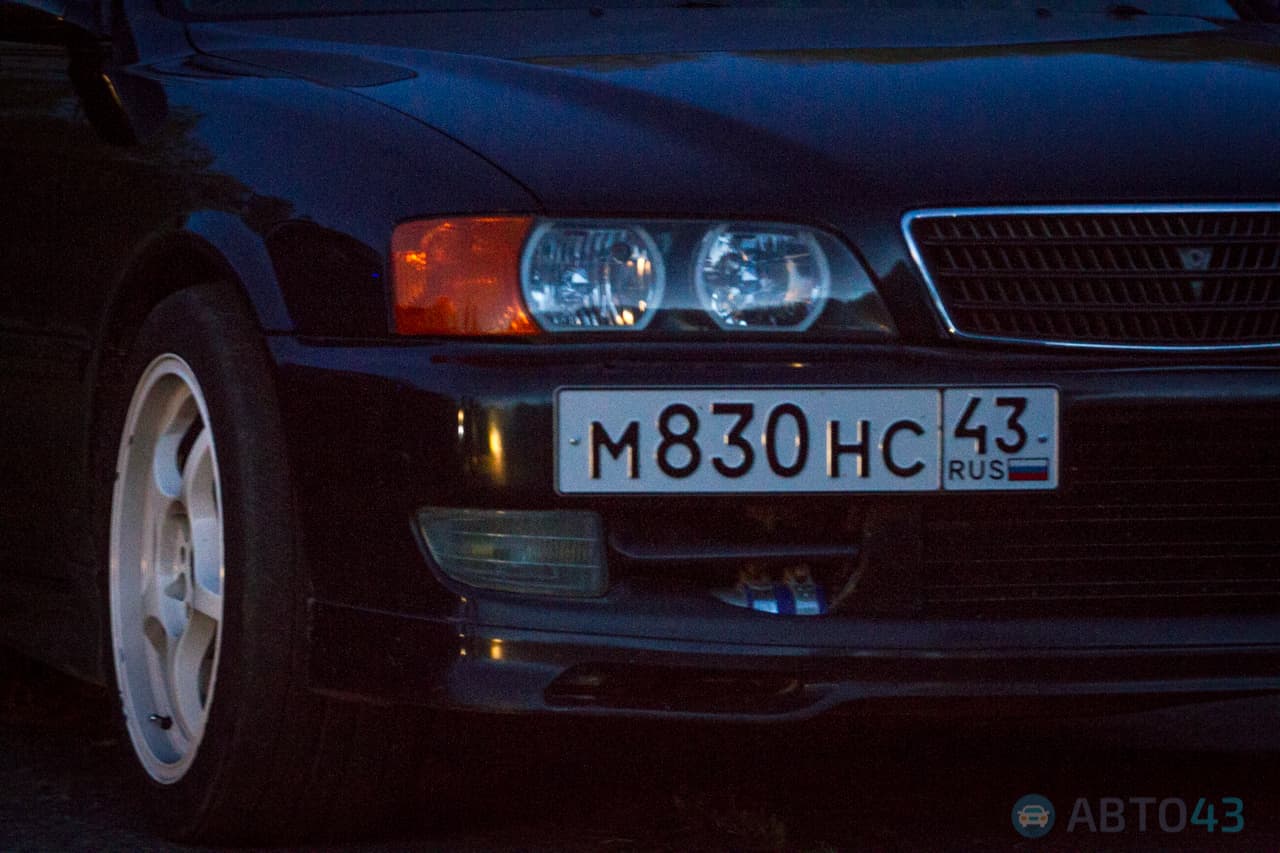 Дрэг-рейсеры открыли сезон ночных гонок в Кирове