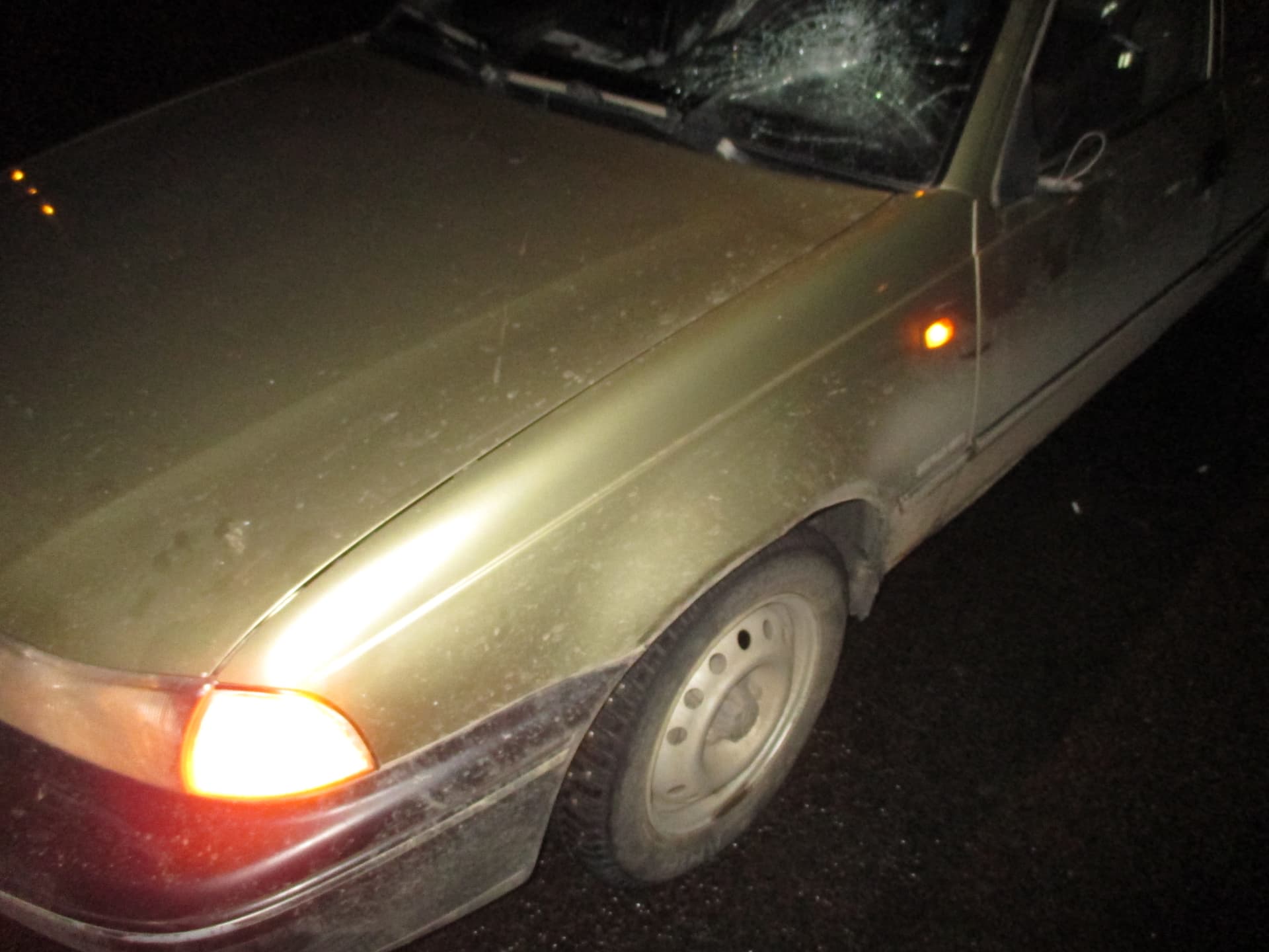 После удара мужчина отлетел на встречную машину - авария на Северо-Садовой