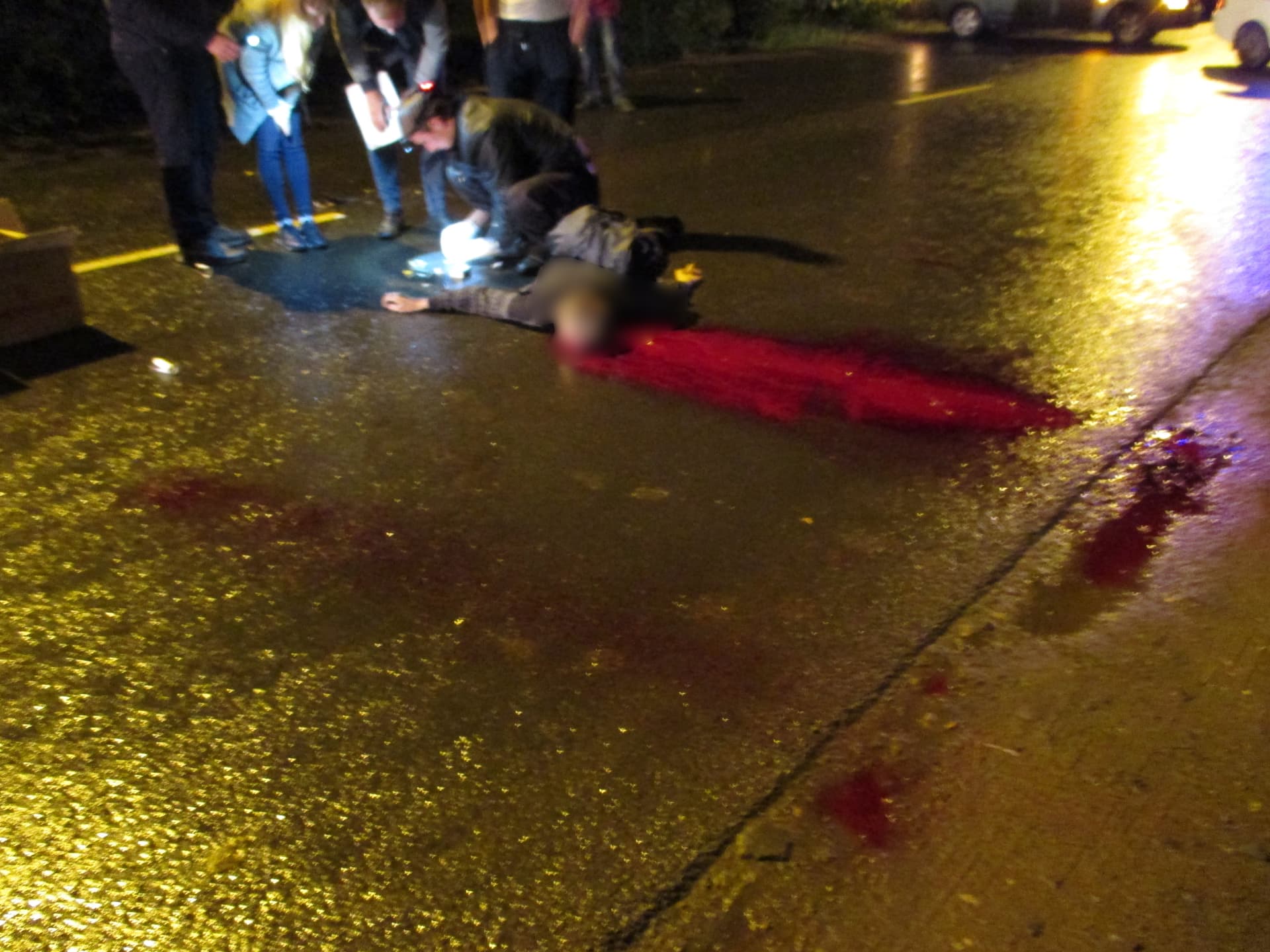 После удара мужчина отлетел на встречную машину - авария на Северо-Садовой