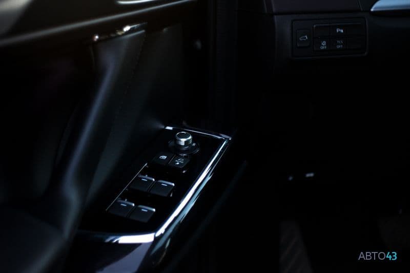 Тест-драйв Mazda CX-9: больше уже не куда, да и не за чем?