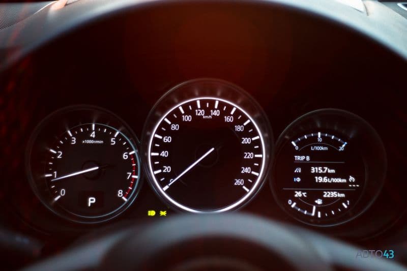 Тест-драйв Mazda CX-9: больше уже не куда, да и не за чем?