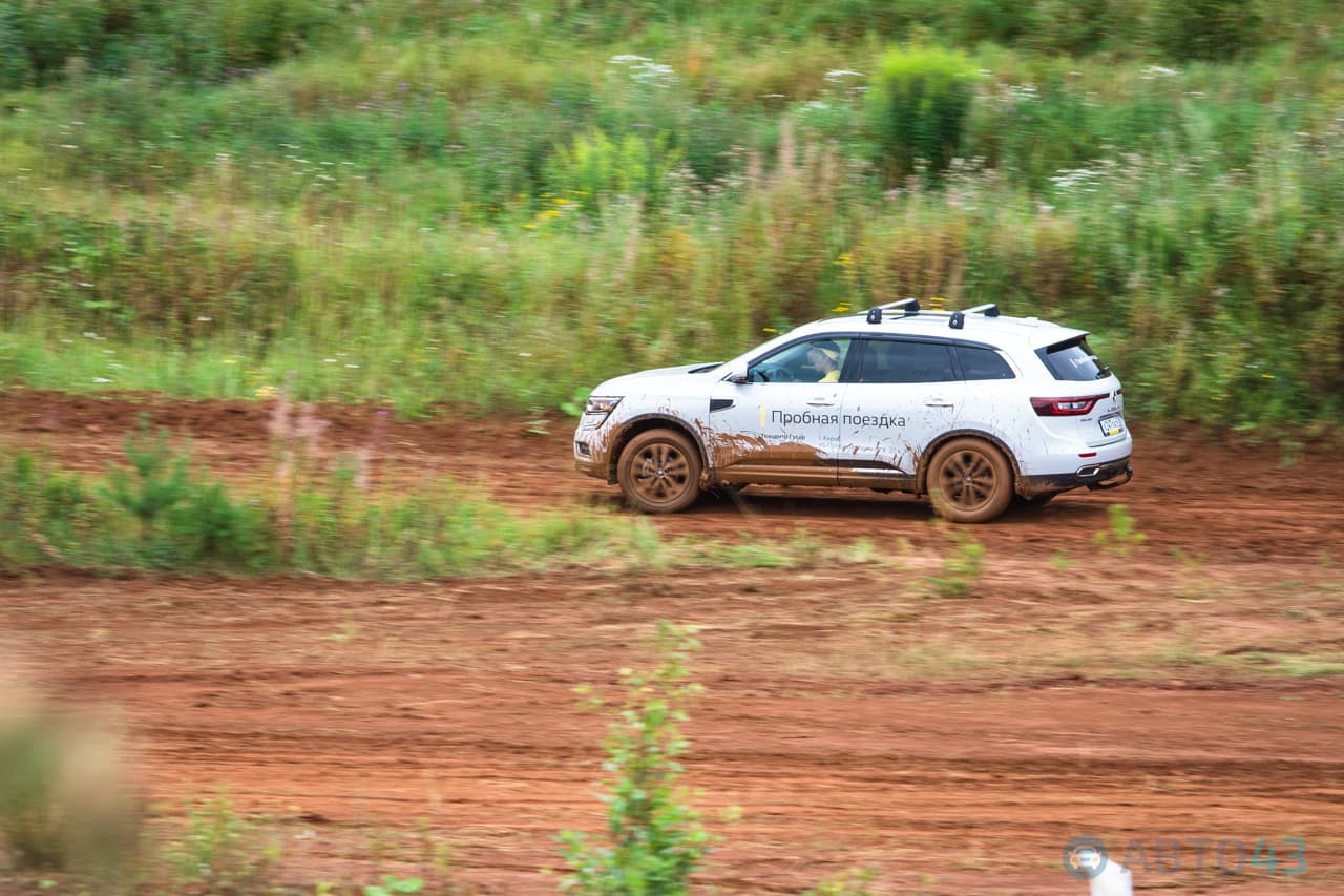 В субботу на «Подгорянке» прошли «Гусарские манёвры»