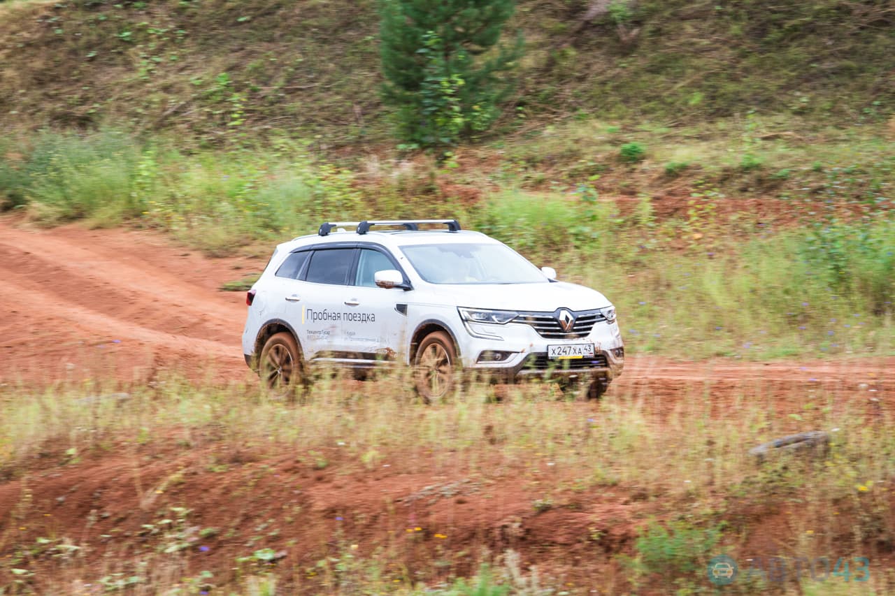 В субботу на «Подгорянке» прошли «Гусарские манёвры»