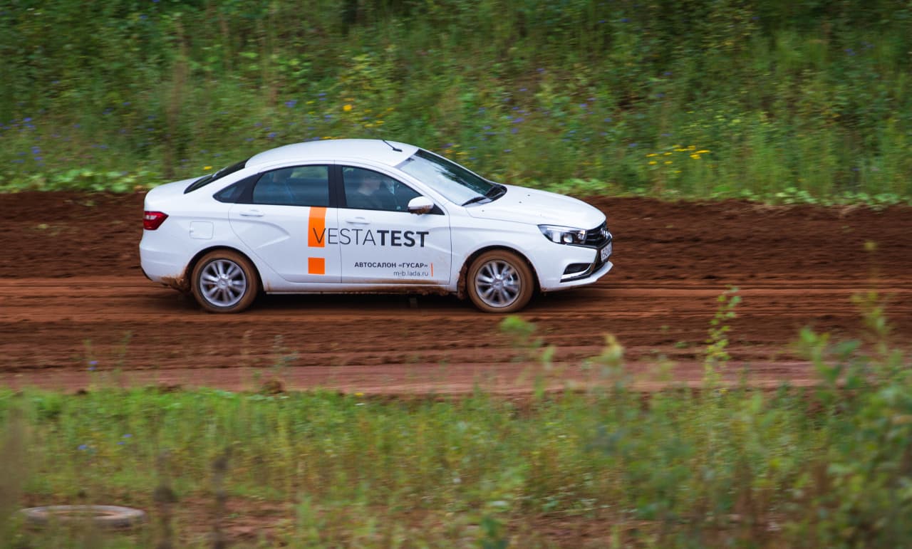 «Автоваз» объявил цену Lada Vesta с двигателем 1,8 литра