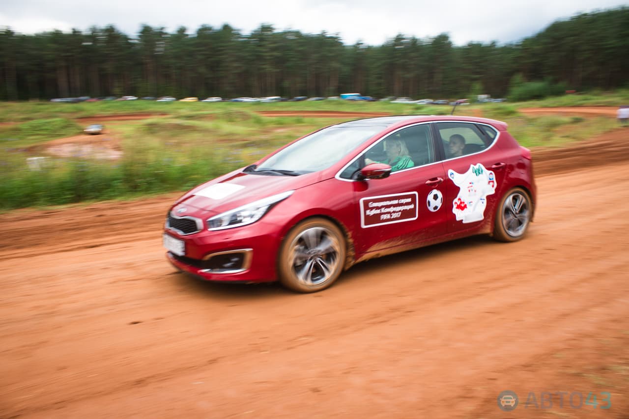 В субботу на «Подгорянке» прошли «Гусарские манёвры»