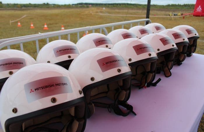 Легенды Дакара «взорвали» Кировское бездорожье